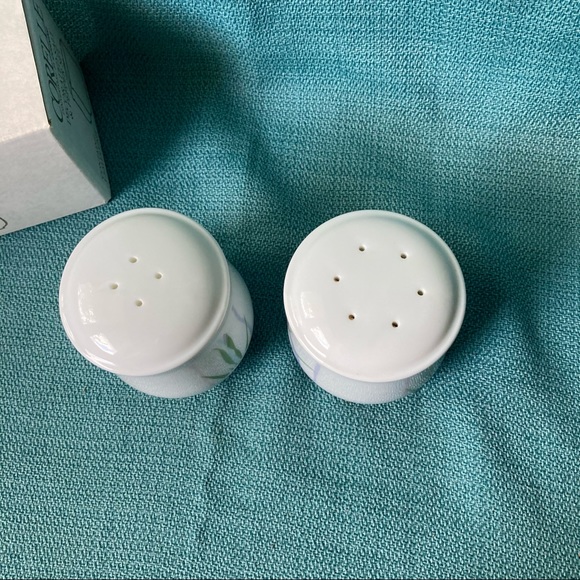 Corelle Decorated Salt & Pepper Shakers Pattern Shadow Iris Floral Design - Picture 6 of 9